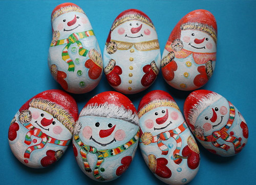 Снеговики новогодние из камней своими руками